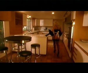 西爾維婭 · 聖 follada en la cocina