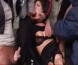 丈夫看妻子 gangbanged 的壞男孩