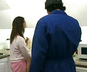 娜娜獲取性交硬。（葡萄牙視頻）
