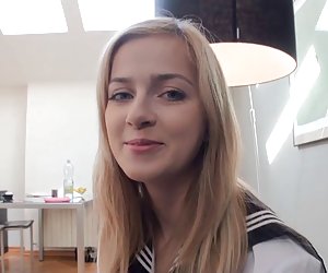 abigaile，令人驚歎的年輕色情明星